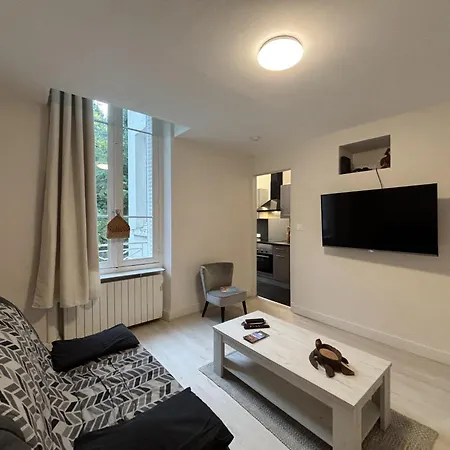 Apartment Luengoni - 1 - Wifi - Proche Parc Thermal - 2 Personnes Chatel-Guyon